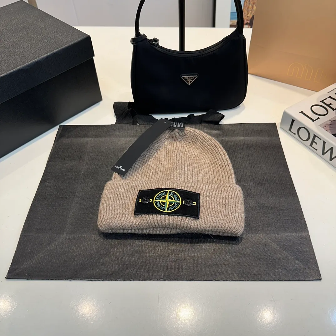 P60 Trendy brand Stone Island STONE classic popular cashmere wool knitted hat New autumn and winter cashmere woolen hat, men and women cold hat, Little Red Riding Hood popular style